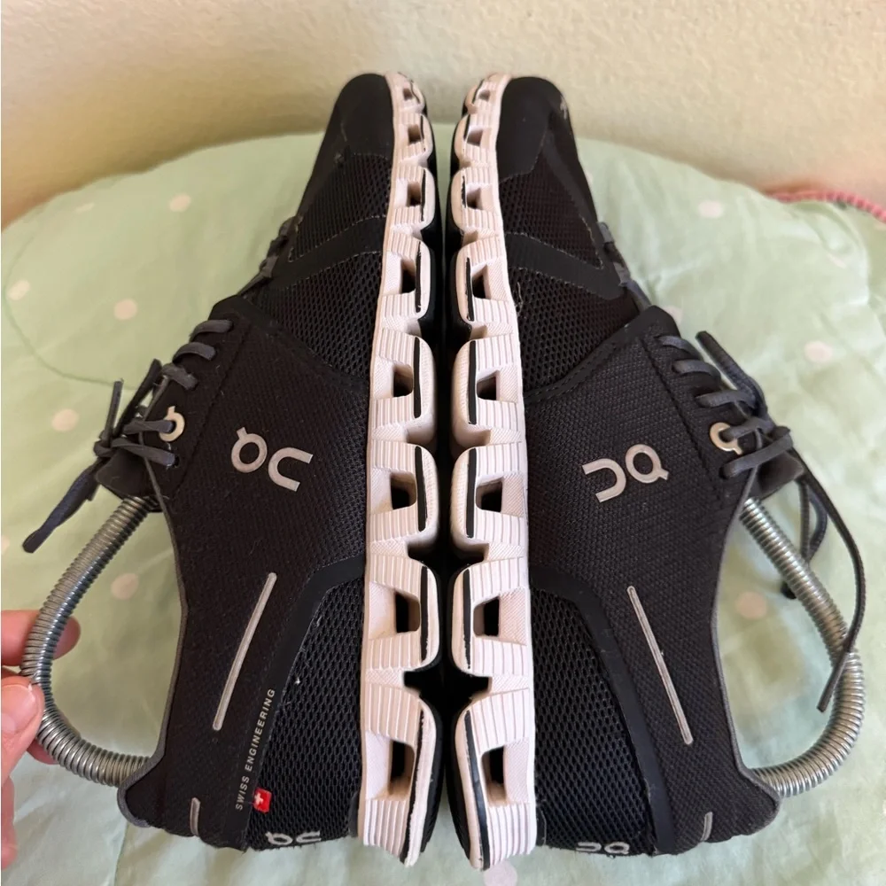 On Running Black Sneakers Womens size 8 - Picture 9 of 16